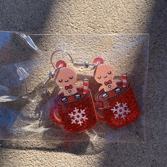 Hot Cocoa Earrings! Sparkly Red Mugs Gingerbread Men & Marshmallows - Picture 5 of 5